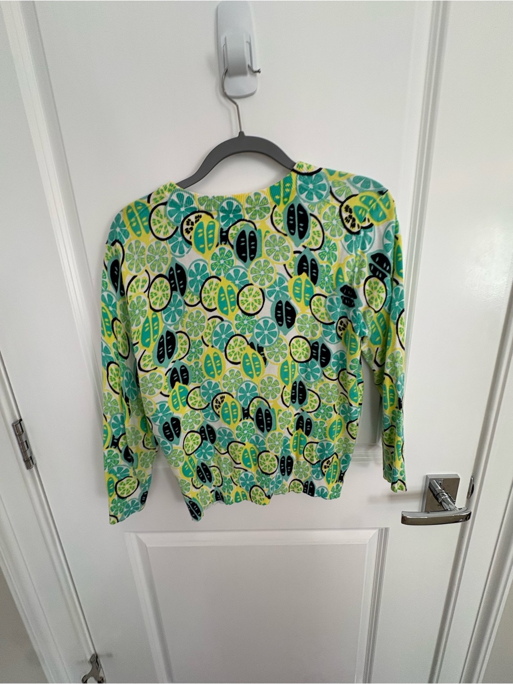 crown & ivy Lime and Teal Citrus Print Long-Sleeve Top